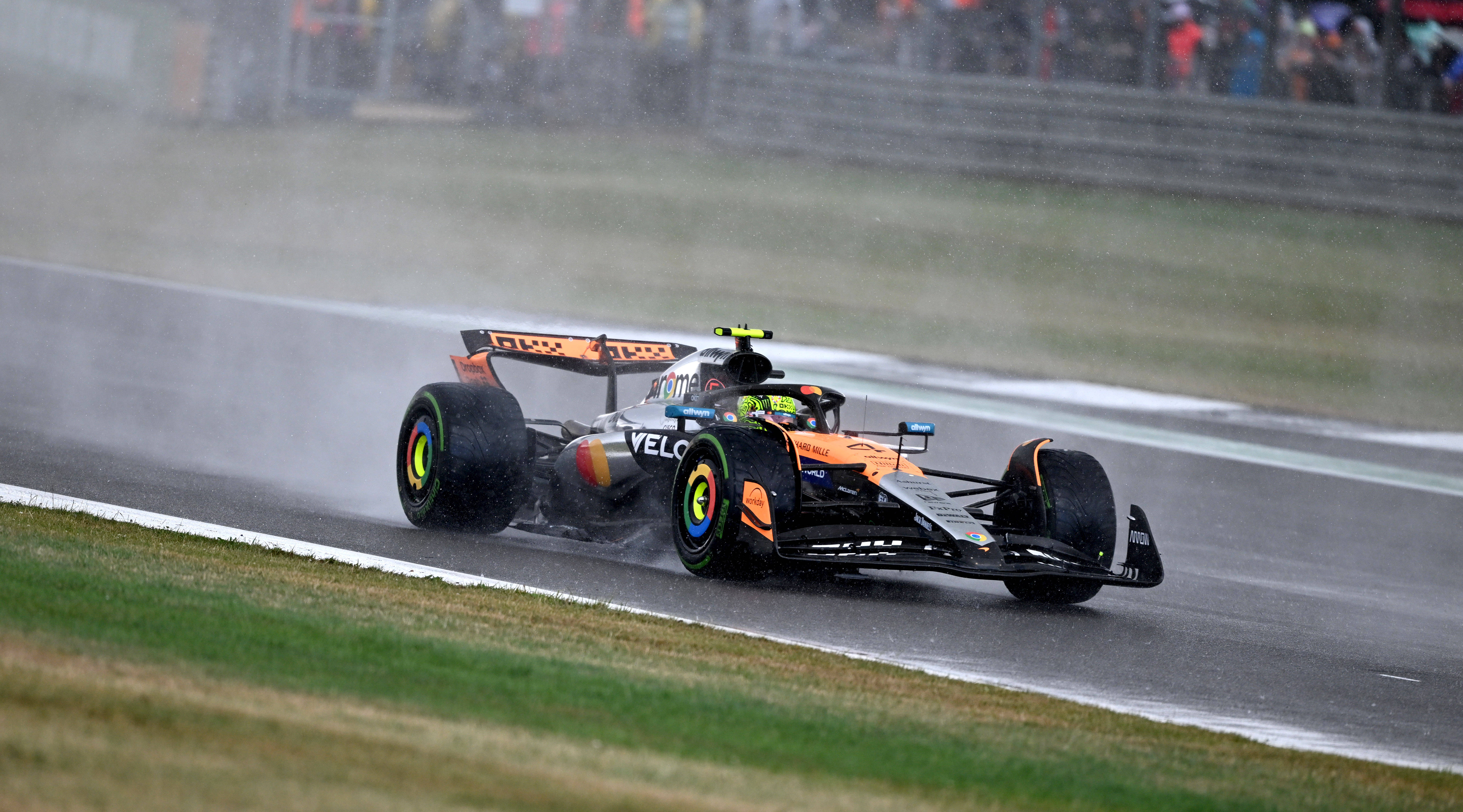 索伯车队逆转红牛车队,拉塞尔高光表现 索伯车队逆转红牛车队,拉塞尔高光表现