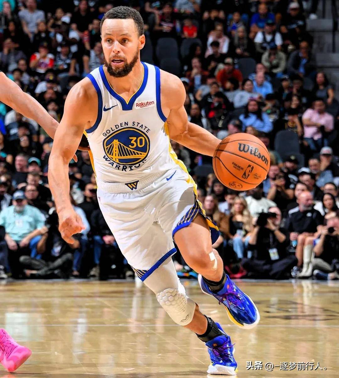 北京队逆转浙江队，库里扛起全队