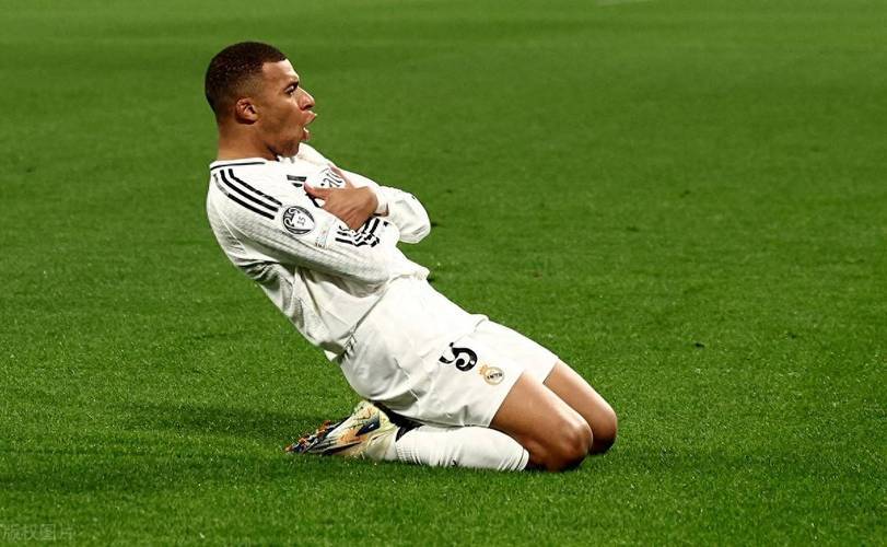 哥伦比亚横扫曼城，姆巴佩扛起全队