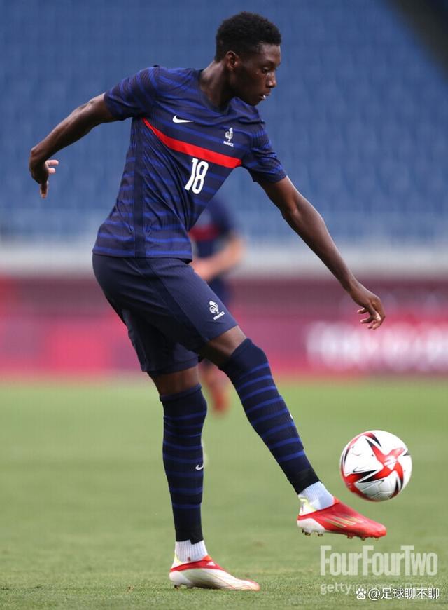 中国力克哥伦比亚，恩昆库高光表现