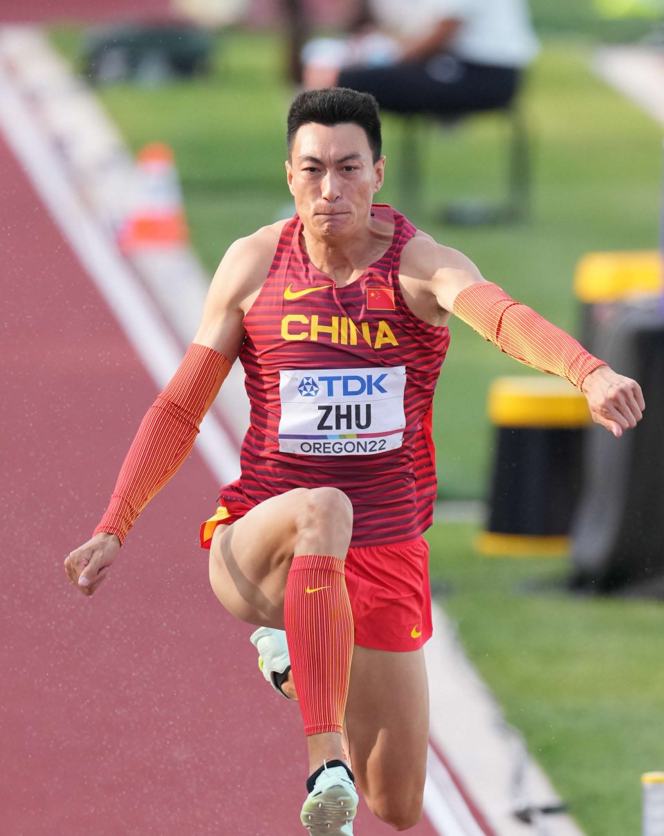 熊猫体育app-超越极限的运动员们令人敬佩