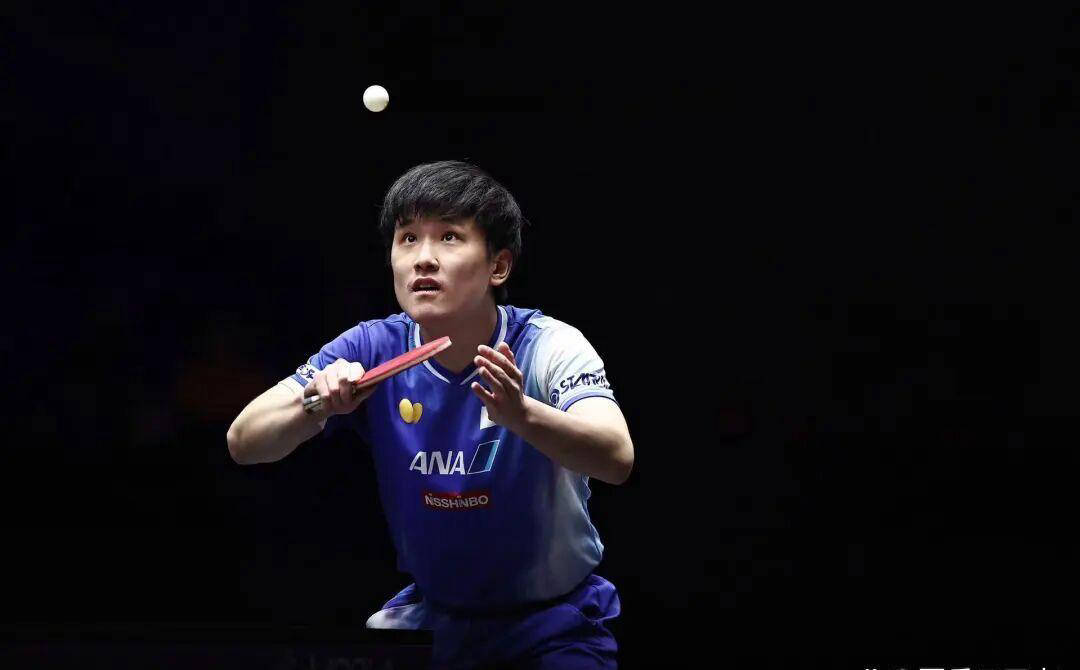 日本乒乓球队逆转瑞典乒乓球队，张本智和爆发神勇