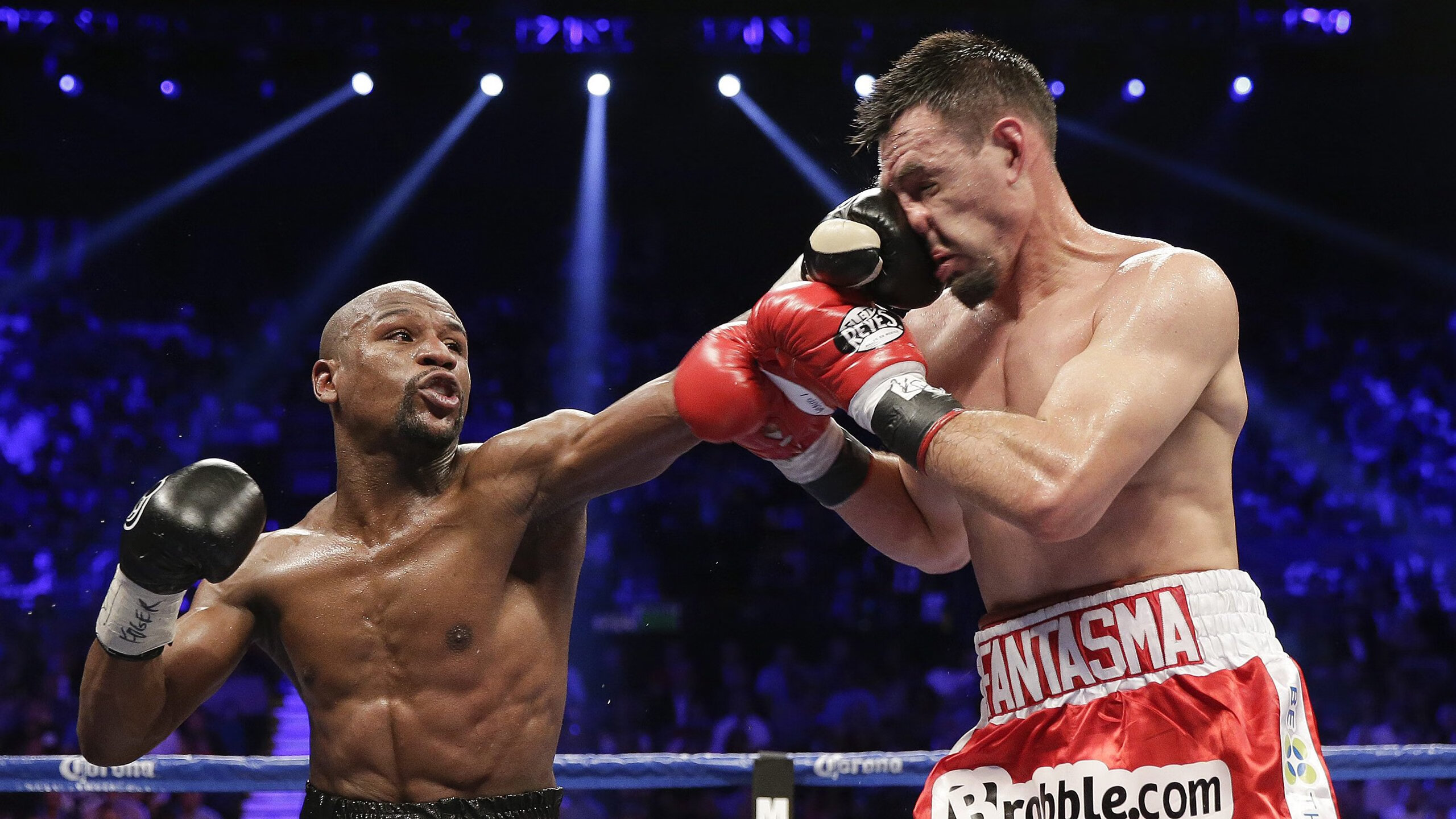 孤星与暗涌，当巴萨的节奏撕裂沙漠，巴斯托尼在德甲之巅写下唯一答案